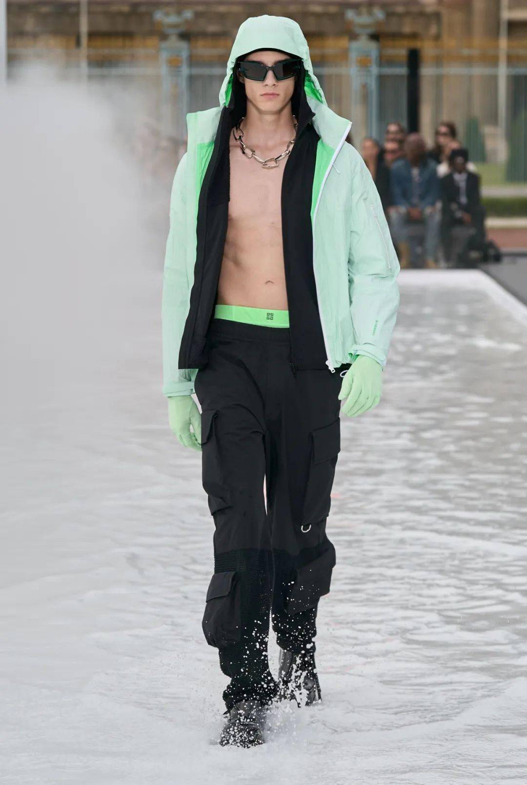 擦个"时髦边儿"的男生,可不止怪性感的嘞_sagging_文化界_内衣