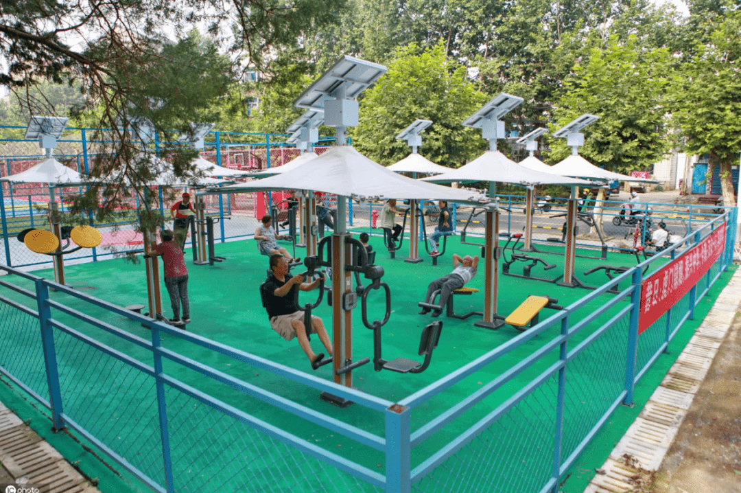 江苏东台室外智能健身房受热捧