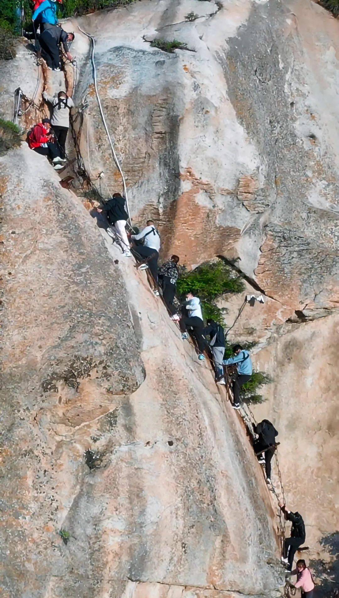 华山轻松畅游线路指南来啦!_索道_登山_旅游