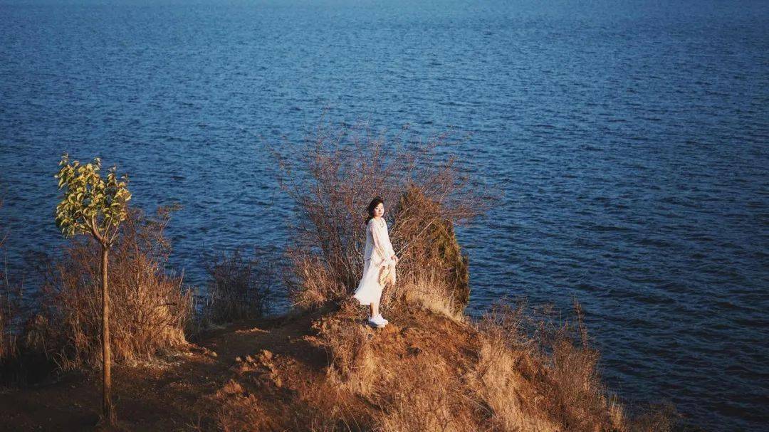 播放音乐或语音,请在微信或其他浏览器中播放窗外的风景 音乐: 赵海洋