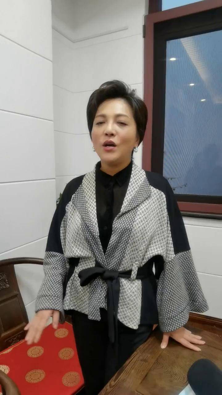 沈铁梅《红梅赞》周一的早上我们一起加油!川剧 沈铁梅