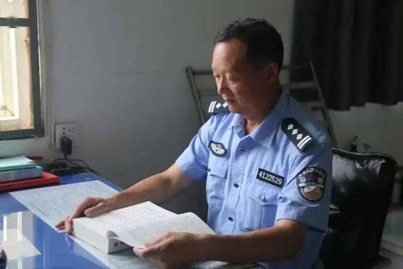 义无反顾 展现担当精神——记省周口监狱监管监区干警刘学彬_工作