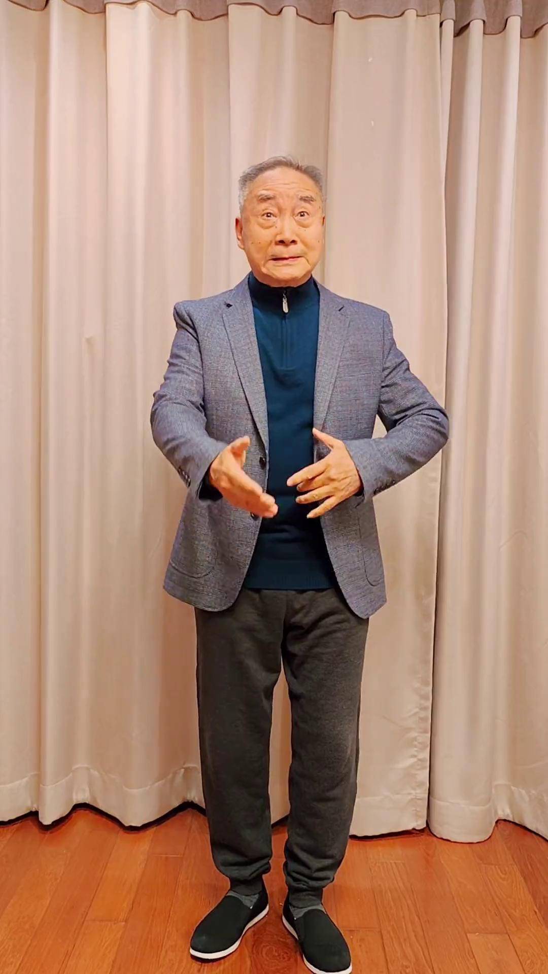 展卷人陈少云与您共同打开上海京剧院的日与夜 卷轴,领略京剧独特魅力