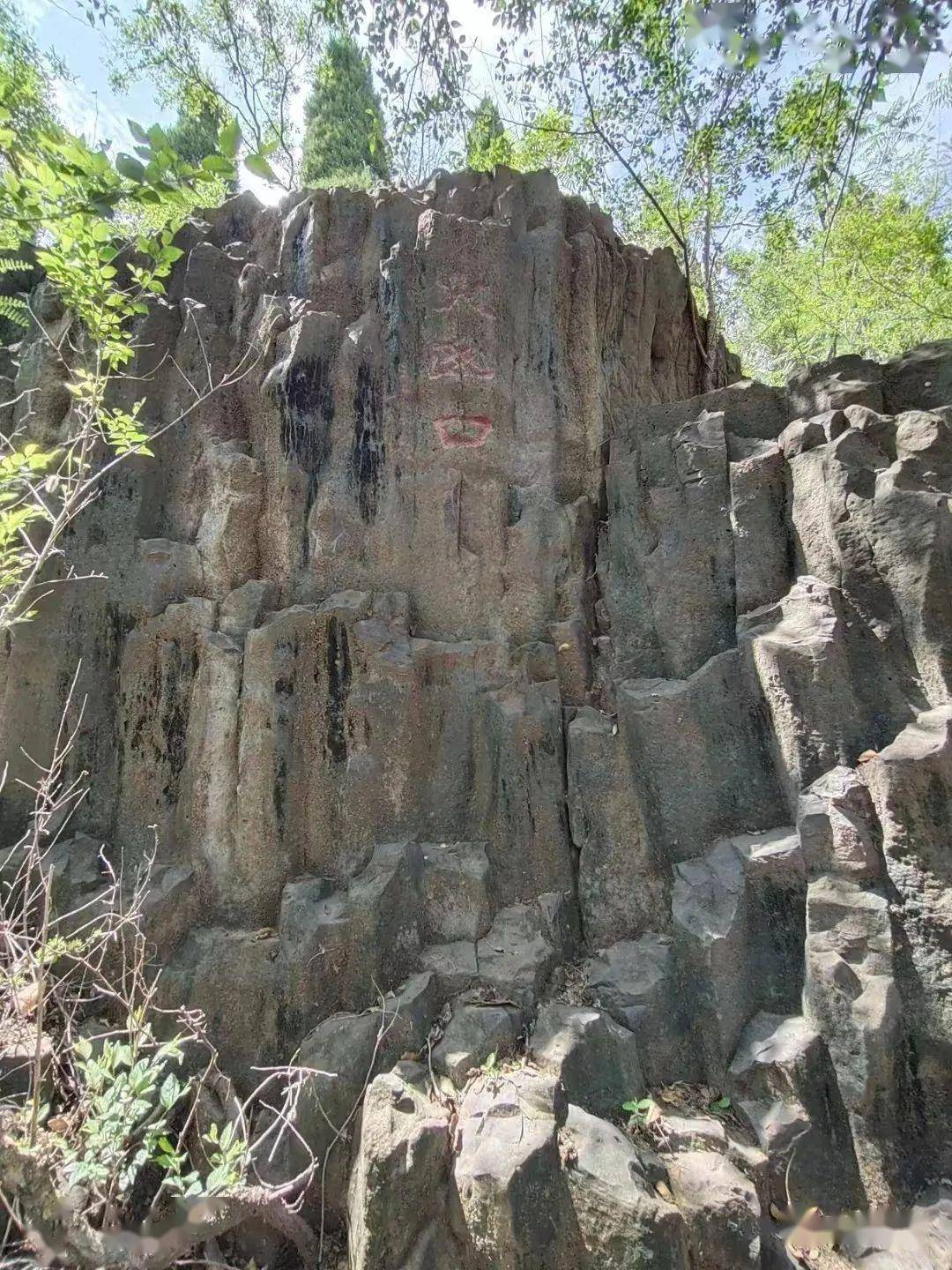 临朐火山口地质公园图片