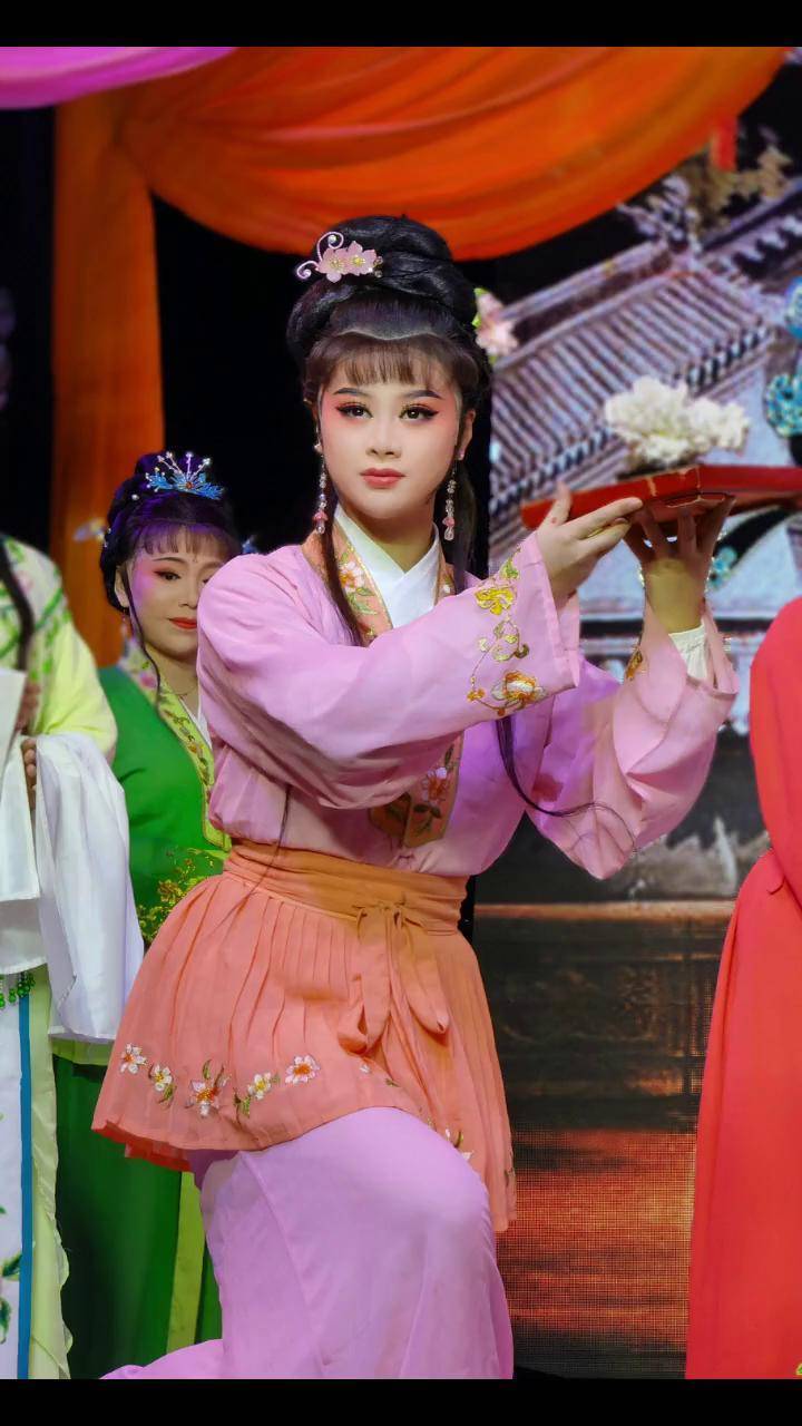 越剧 叶露丹 忍不住分享美美哒的卤蛋