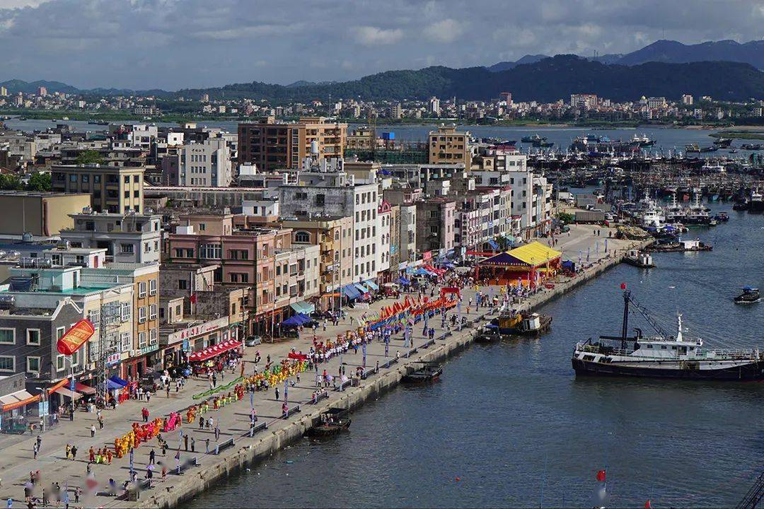 8月16日南海博贺港开渔节,电白中国第一滩豪叹海鲜盛宴,打卡"小俊丁