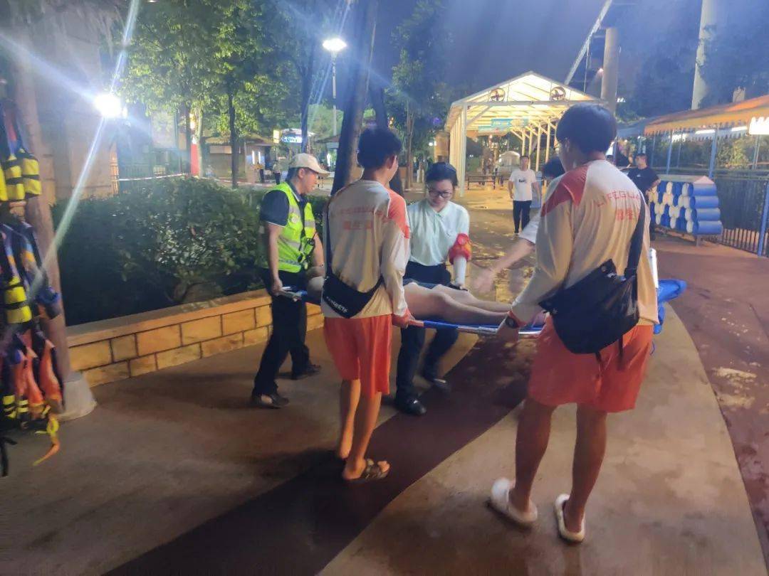 武汉欢乐谷开展玛雅海滩水公园淹溺事故现场应急处置盲演