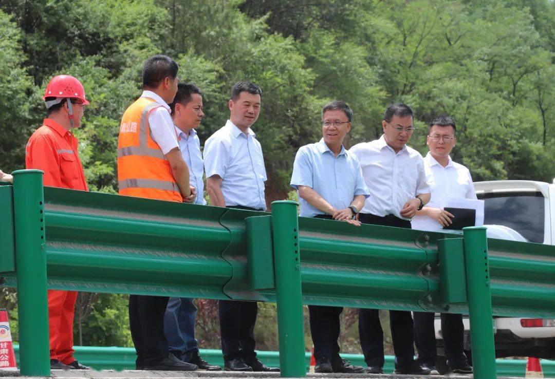 省公路发展中心主任张军仁在平凉调研督导公路防汛保通保畅工作_应急