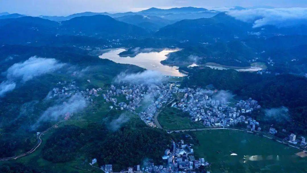 信宜八景"文湖晴波",水川山郭,绿美尚文!