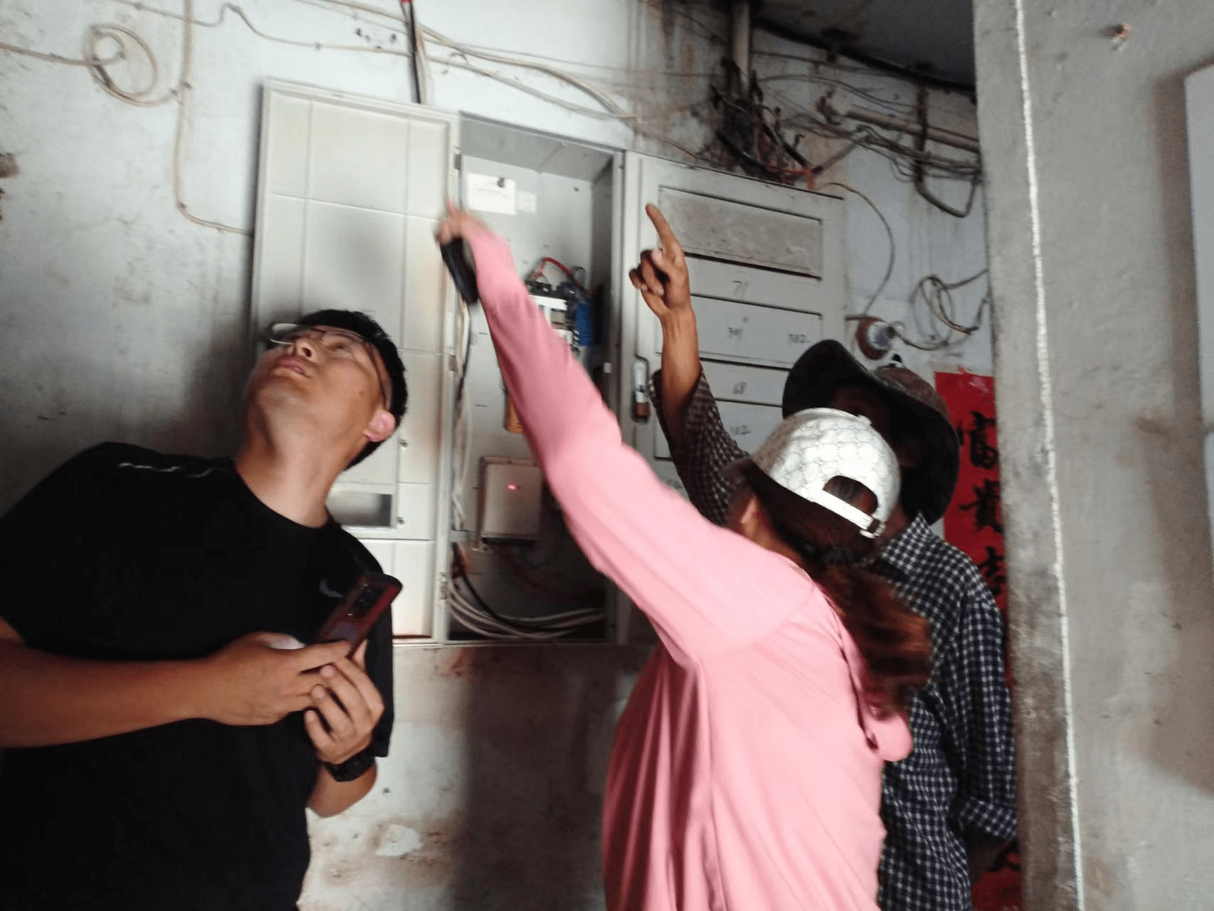 电路维修解民忧 美好生活"不断电"_居民_小区_电线