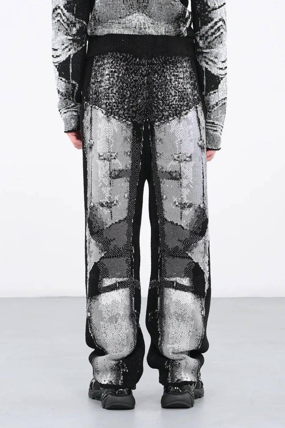 《euphoria》中饰演 fez 的男星 angus cloud 不幸离世,年仅 25 岁