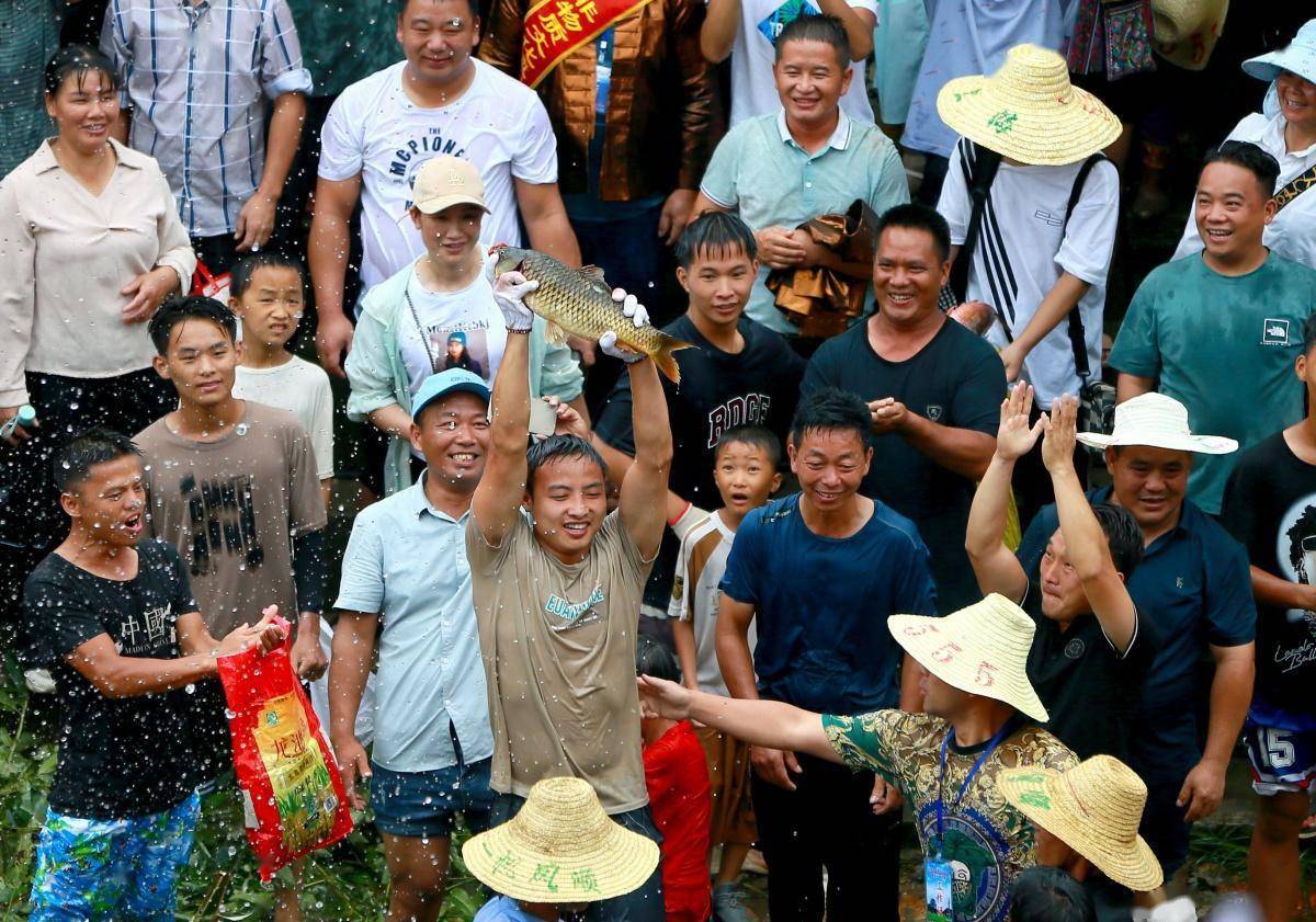 融水苗族自治县红水乡良双村举办"闹鱼节"_来自_活动_乡亲