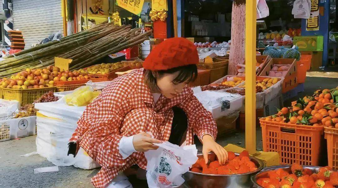 ins上最火的95后小花,竟然是她!_沈月_vlog_工作