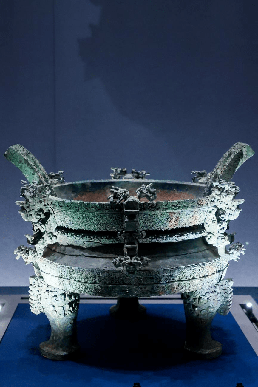 礼记中的鼎与良渚博物院常设展厅中的陶鼎又有什么不同呢?