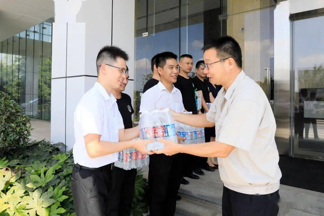 武钢集团党委委员,副总经理张文辉先后带队到园区技术服务事业部(扬光