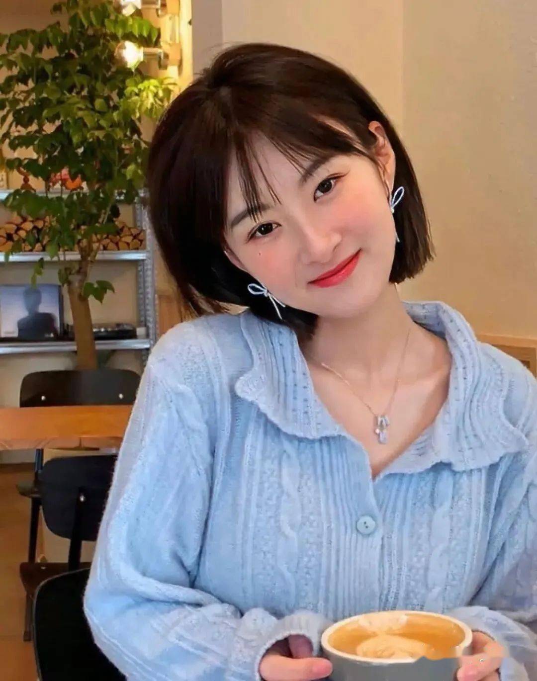 乖乖女短发好减龄