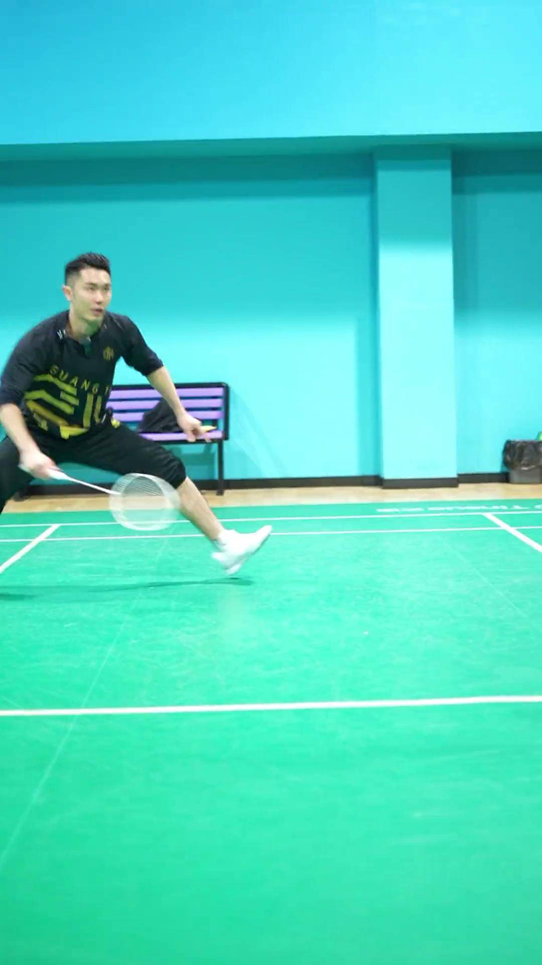 反手接杀技巧详解,你总不会还学不会吧?羽毛球教学