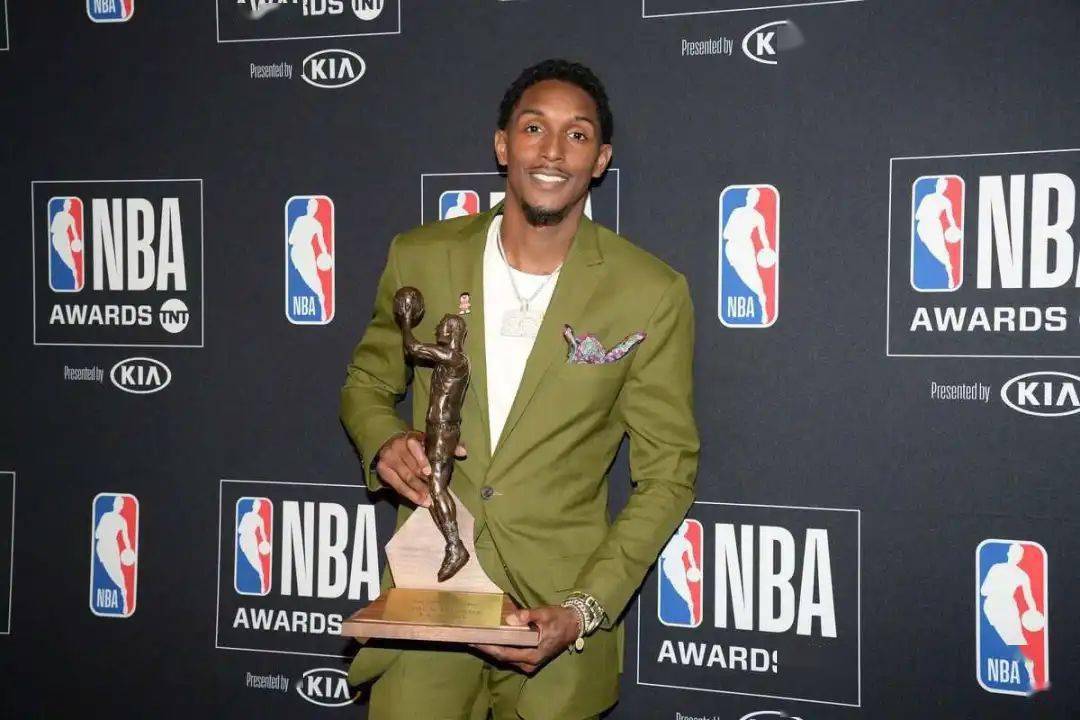 200块的后卫战靴!居然没人穿了……_匹克_路威_闪电