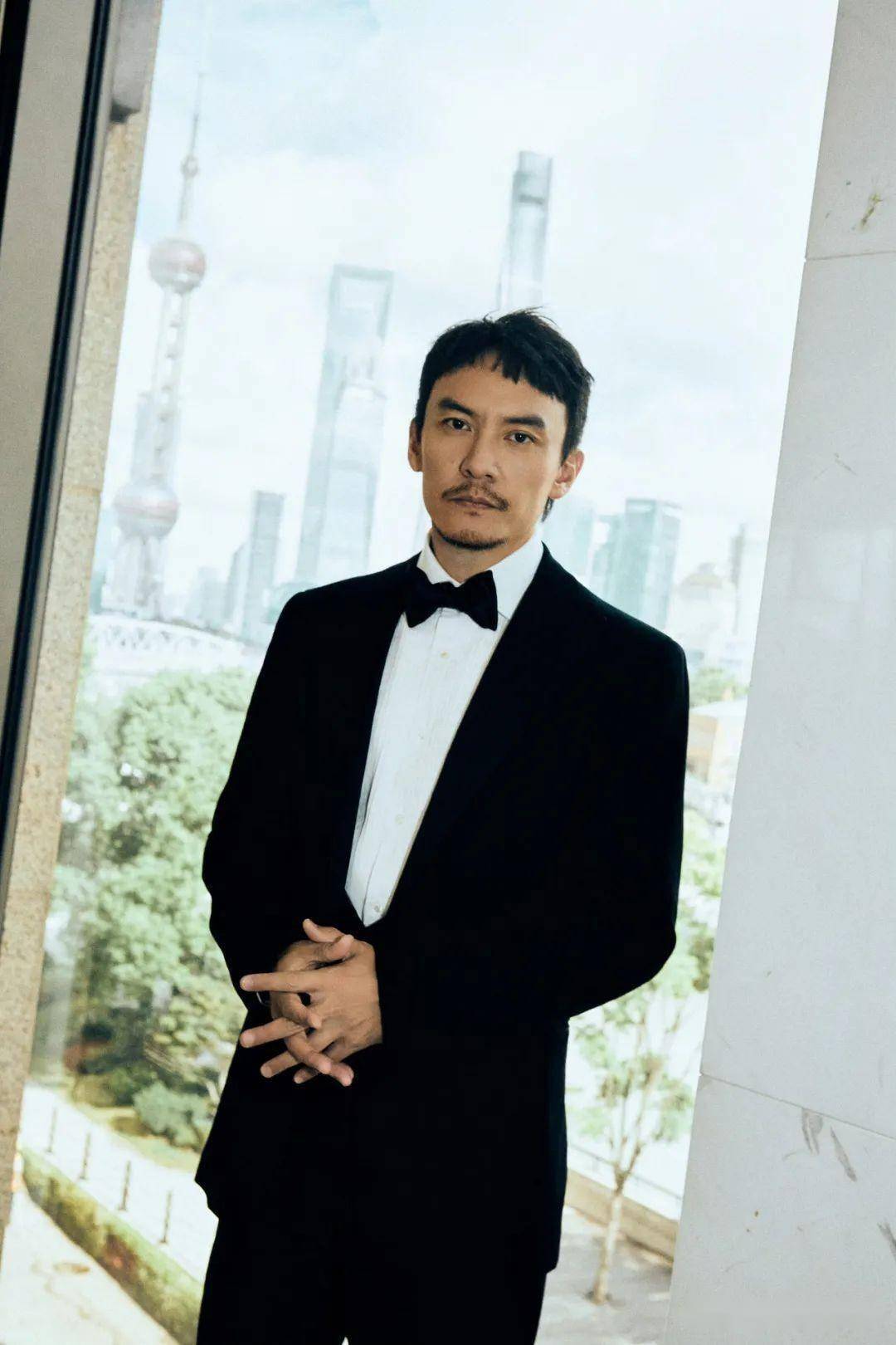 影帝张震《睿士ellemen》封面大片,优雅型男赏心悦目_造型_领结_西装