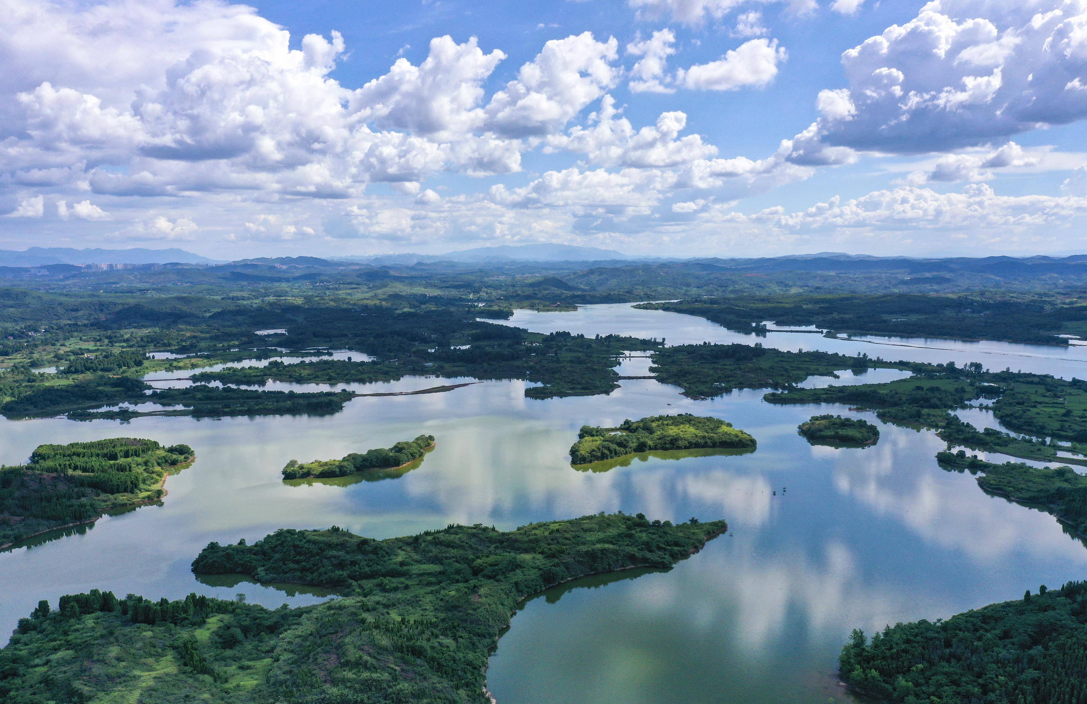 (环境)湖南桂阳:碧水蓝天湿地美_生态_画卷_夏日