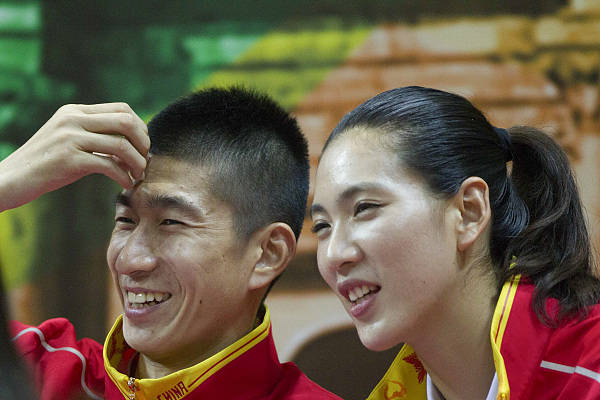 追光| "双金夫妻"赵帅和郑姝音的爱情故事_跆拳道_中国_奥运会