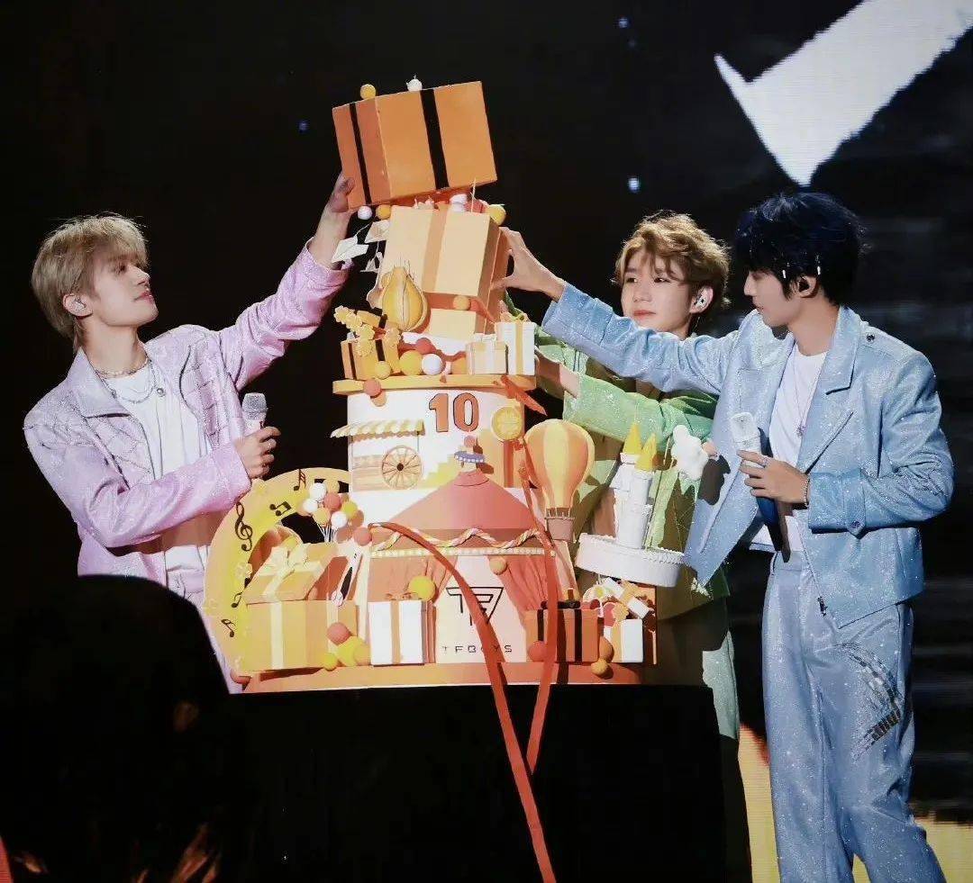 tfboys十年之约:资本与粉丝的博弈局_演唱会_公司_西安