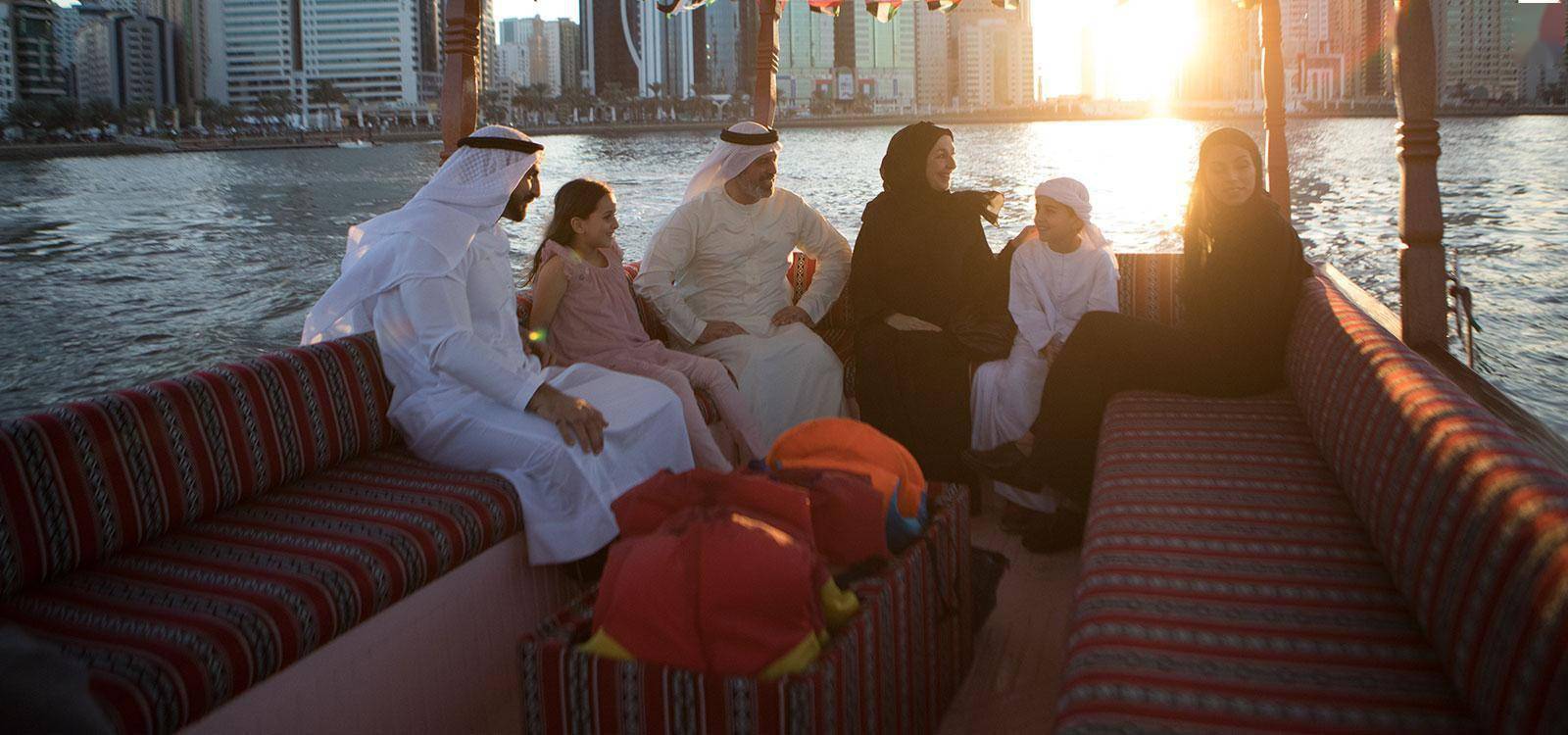 喷泉_餐厅_游客