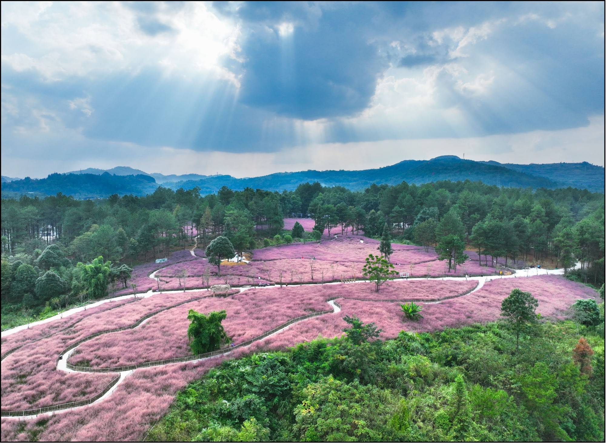 优美的旅游风景(独山县融媒体中心供图)此次通车,让独山全面融入贵州