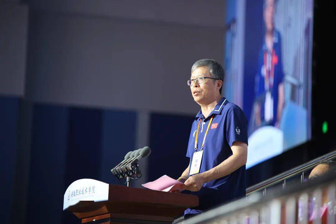 李方泽表示,此次大田赛不仅展现新时代大学生的激情四射与青春飞扬,也