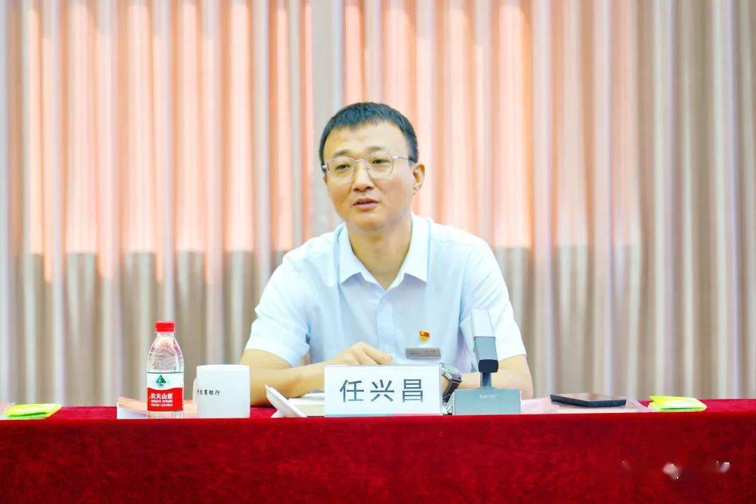 临猗农商银行党委副书记李跃峰详细介绍了临猗县及临猗农商行基本情况
