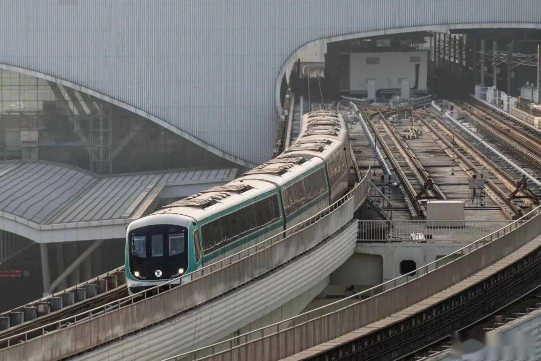 为什么地铁有时在地下,有时又在高架上?_施工_列车_深圳