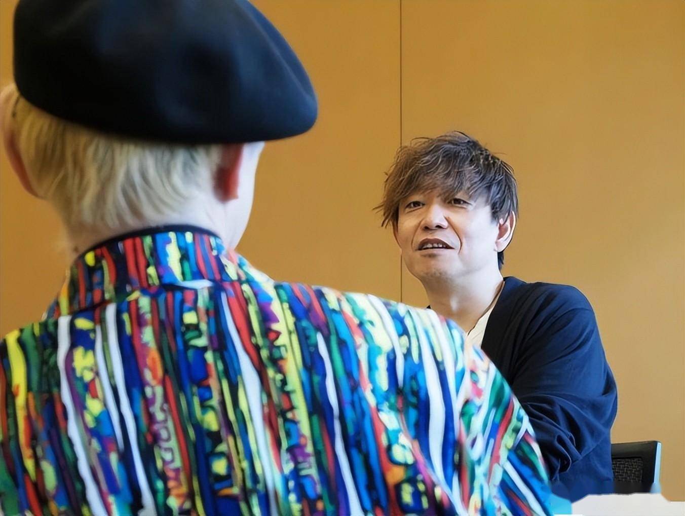 《无人生还》和岛田庄司(这位是绫辻行人的"老师")的《占星术杀人魔法