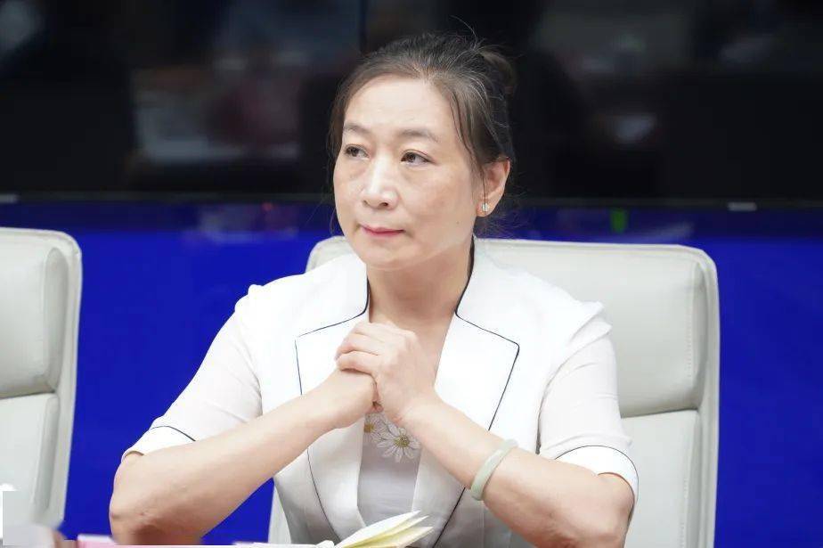 张霞代表本次座谈会在上地代表之家举办,具有重要现实意义.