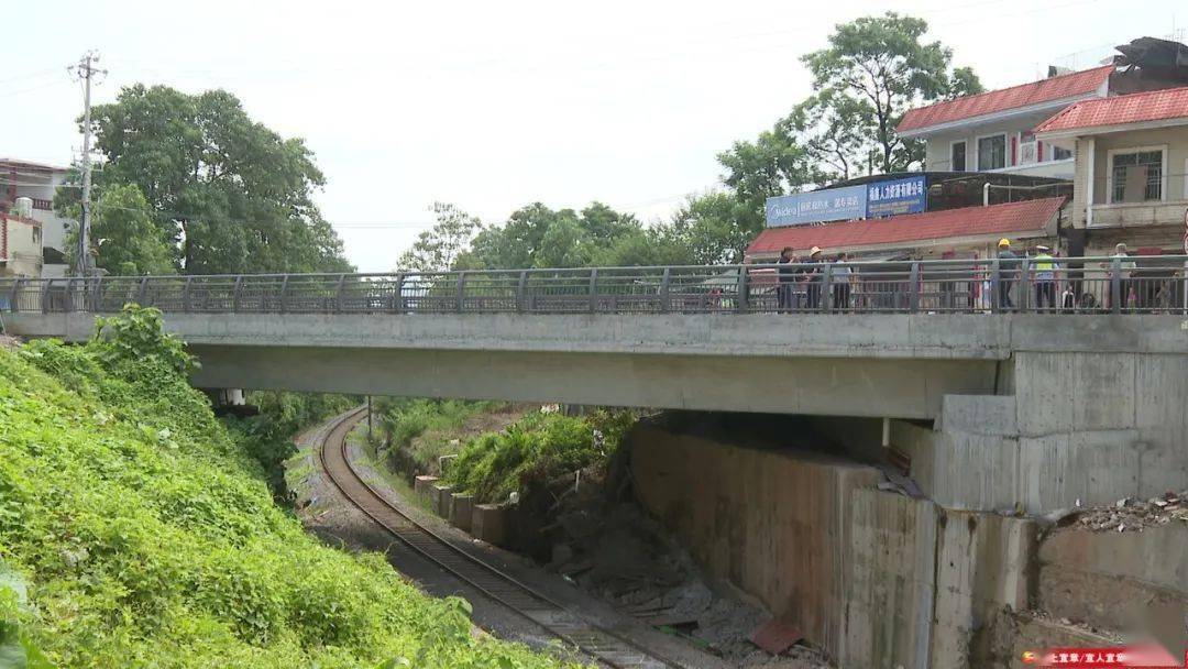 打好高质量"发展六仗" | g107线宜章岩泉圩跨线桥顺利建成通车_建设