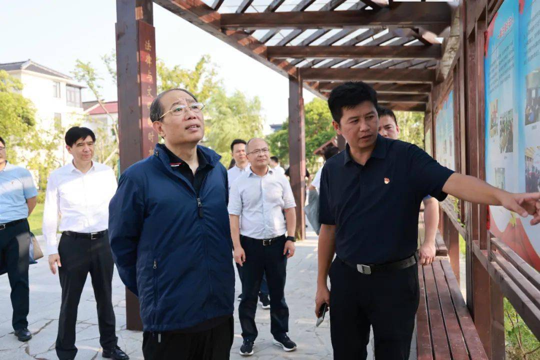 8月9日,省政府参事,省司法厅原厅长柳玉祥带队省政府参事室重点调研