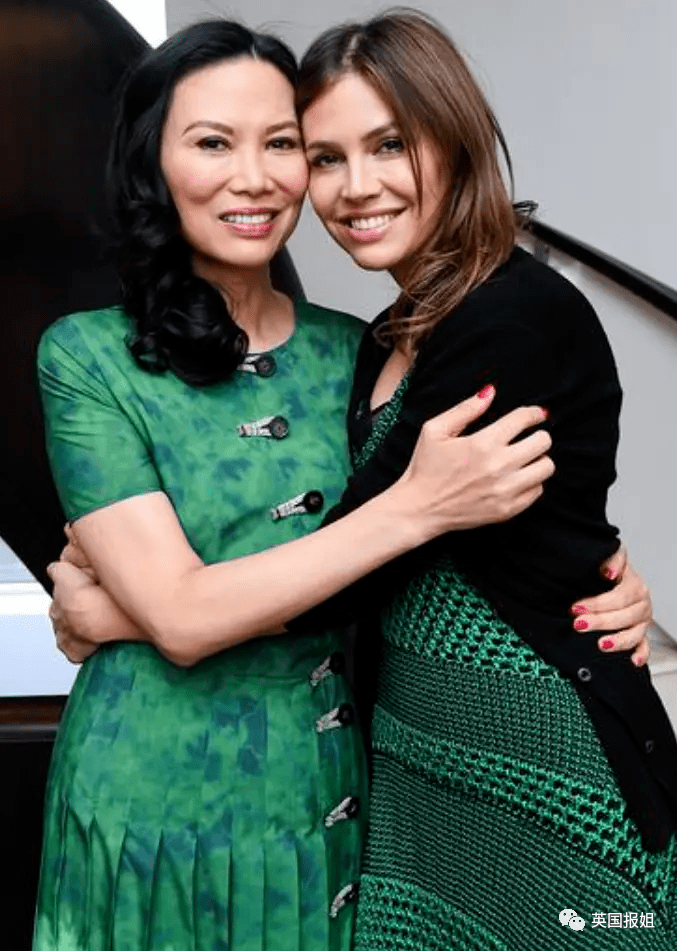 她甚至还跟普京传过绯闻.