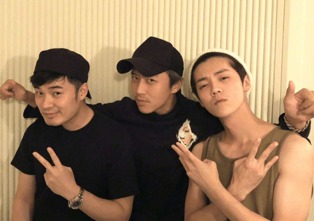 鹿晗陈赫趁机洗白?虞书欣被害惨?_蓝台