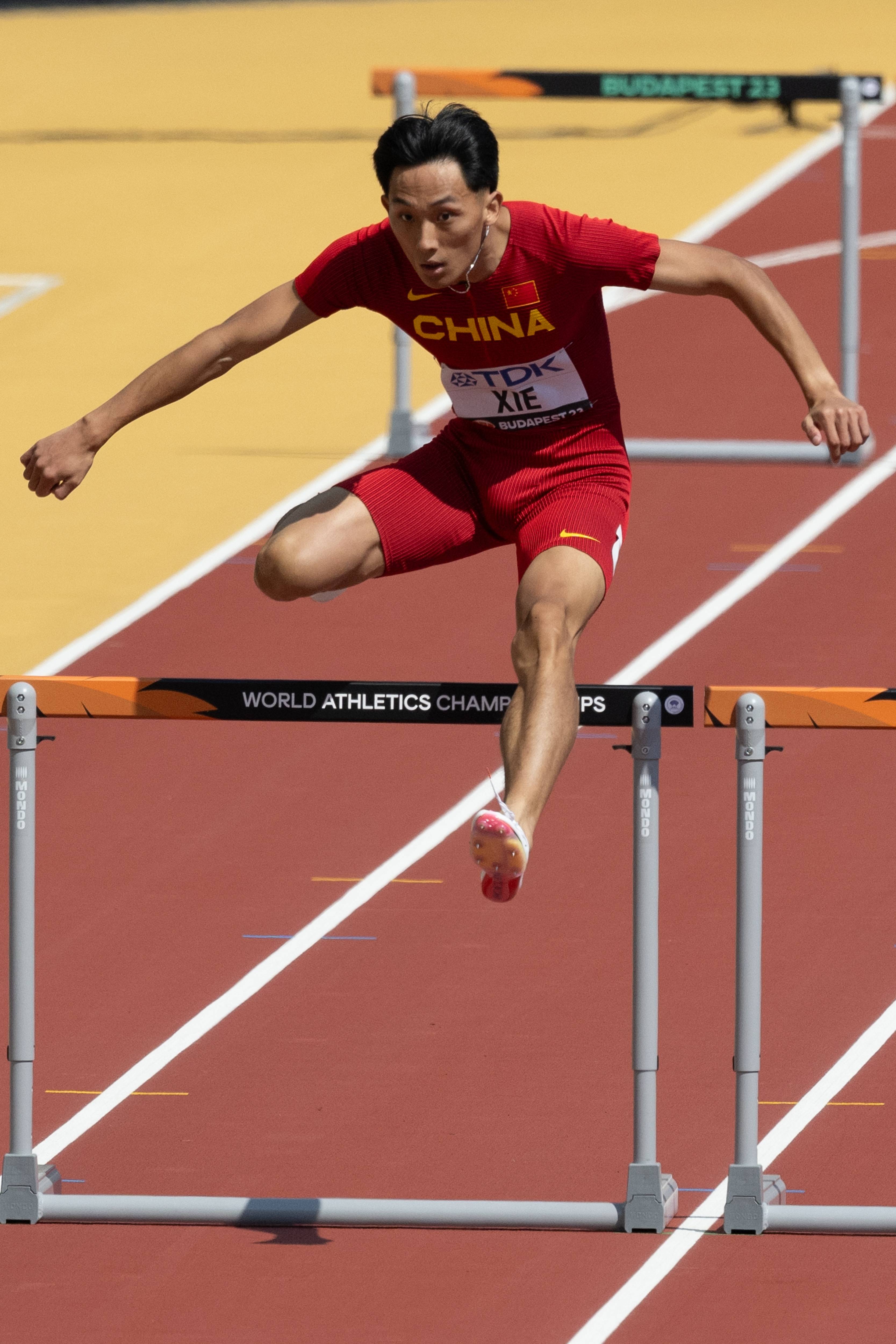 (田径世锦赛)男子400米栏第一轮:谢智宇晋级半决赛_比赛_新华社_孟