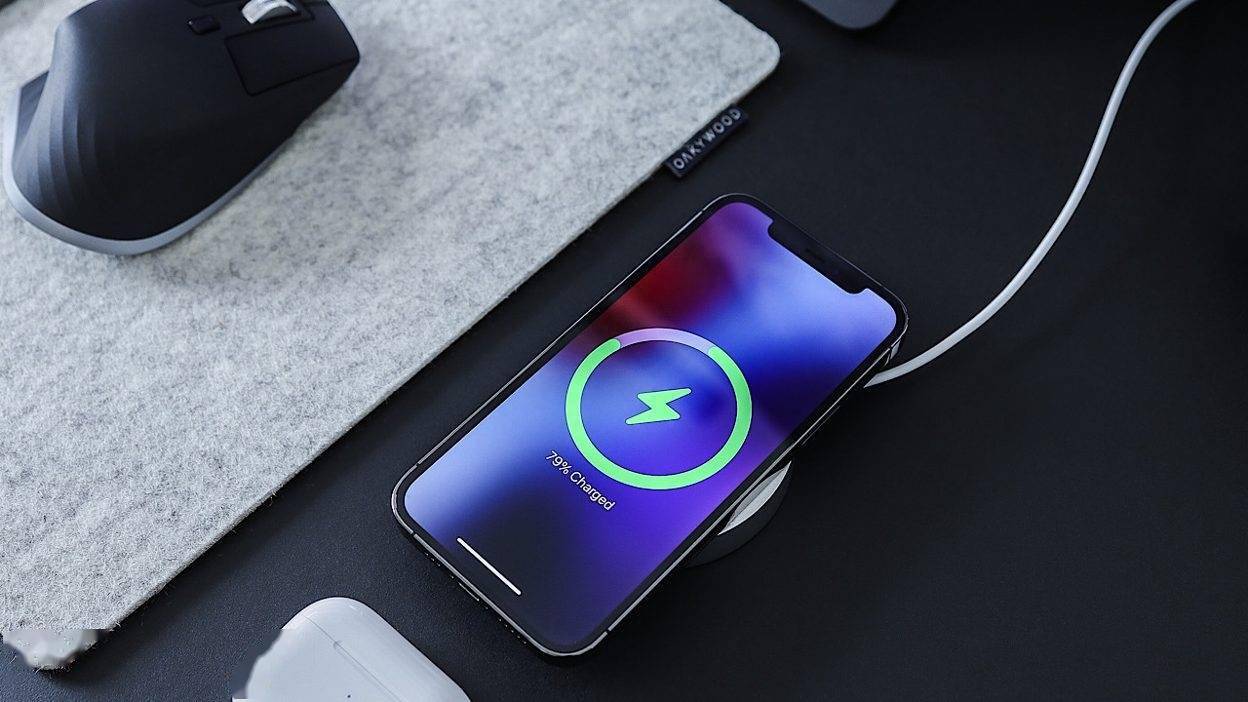 最新爆料!iphone 15支持35w快充,但要配合399元的充电头