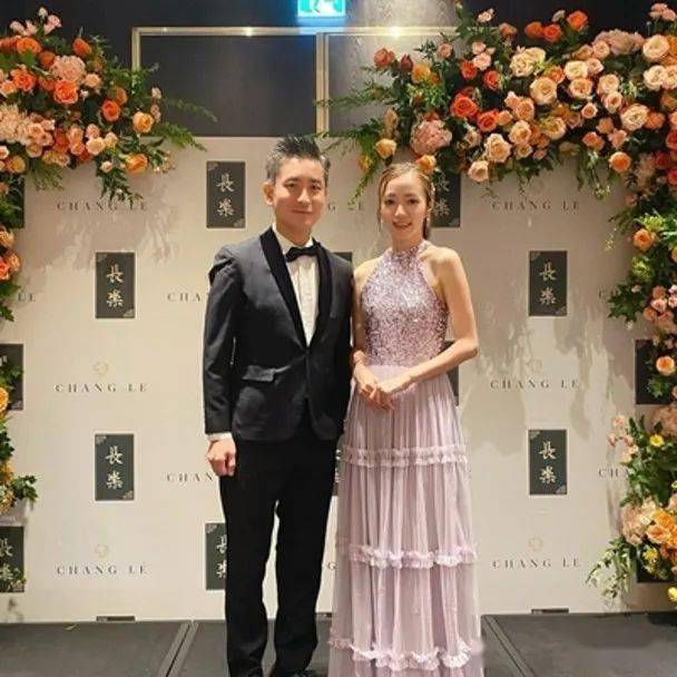 艺人范振锋与太太李思欣日前以夫妻档接job,齐齐到韩国济州做晚宴司仪