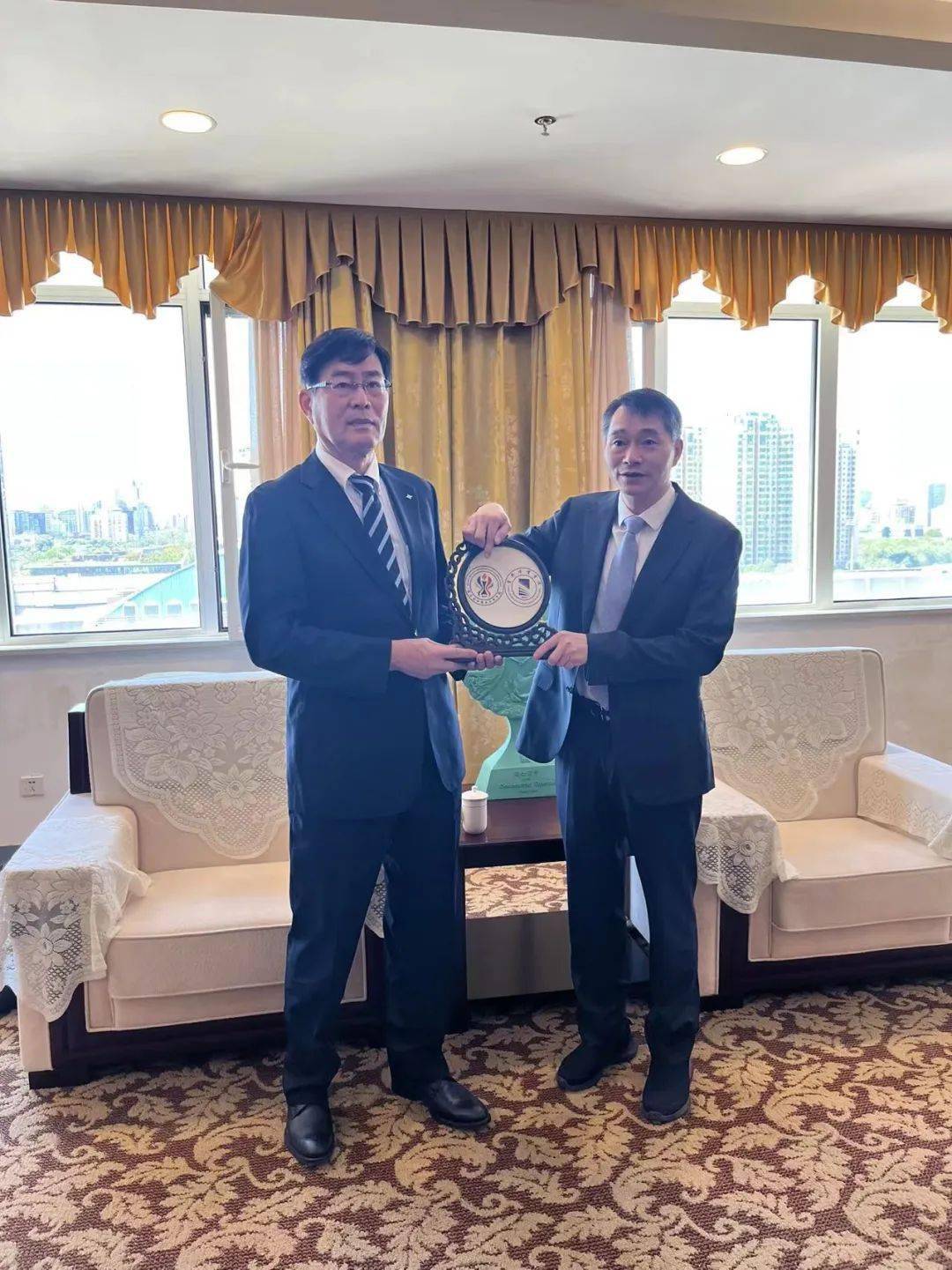 日本北陆大学代表团来首体院访问交流