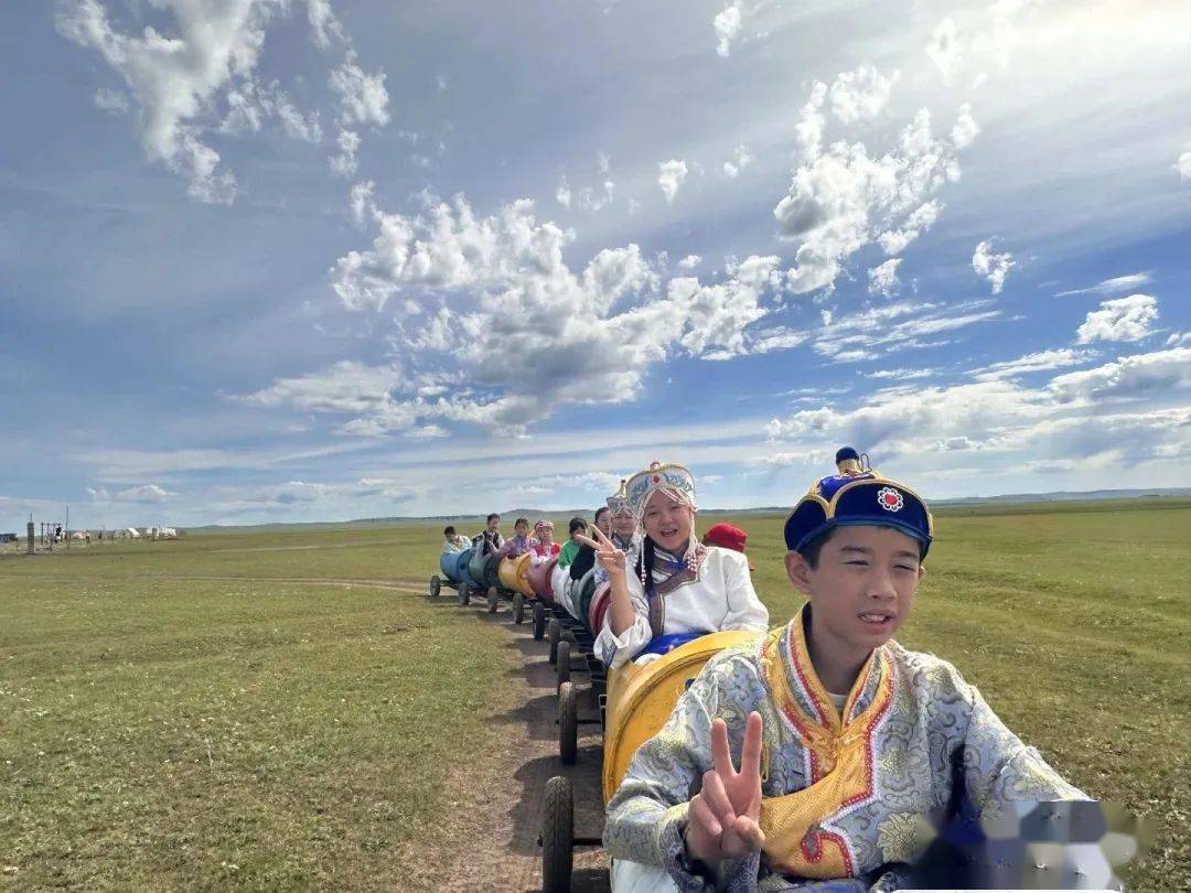 恭城民族中学学生代表参加桂林市与内蒙古兴安盟万千青少年交流活动