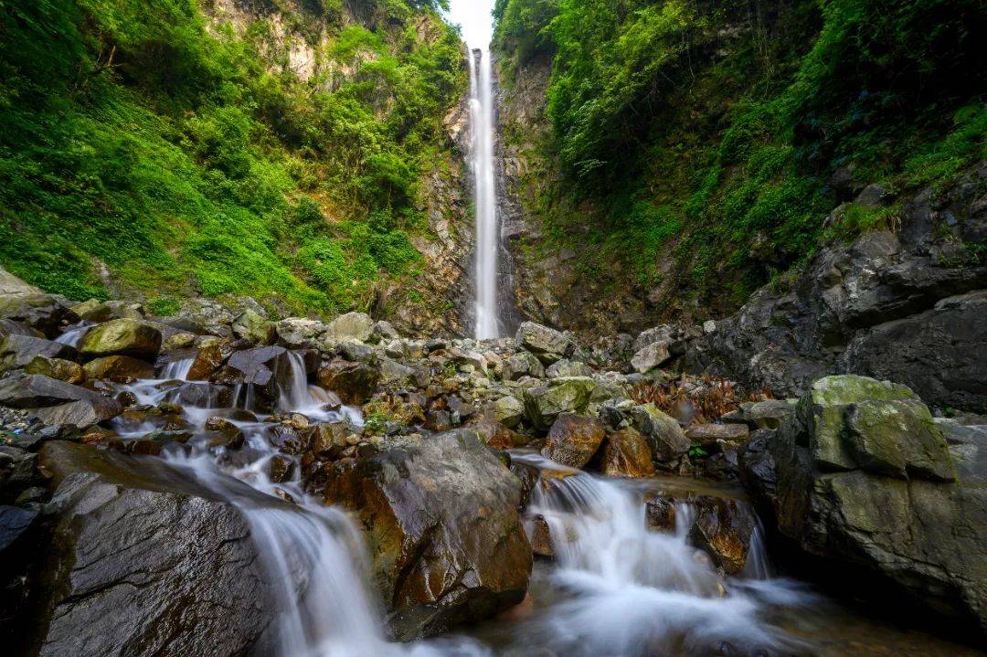 高山飞瀑,美哉,壮哉!_瀑布_彭州_岩石
