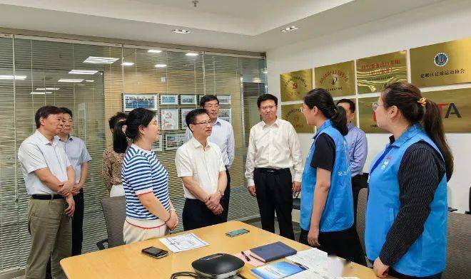 省委副书记,省长许昆林,省委常委,南京市委书记韩立明,省委常委,省委
