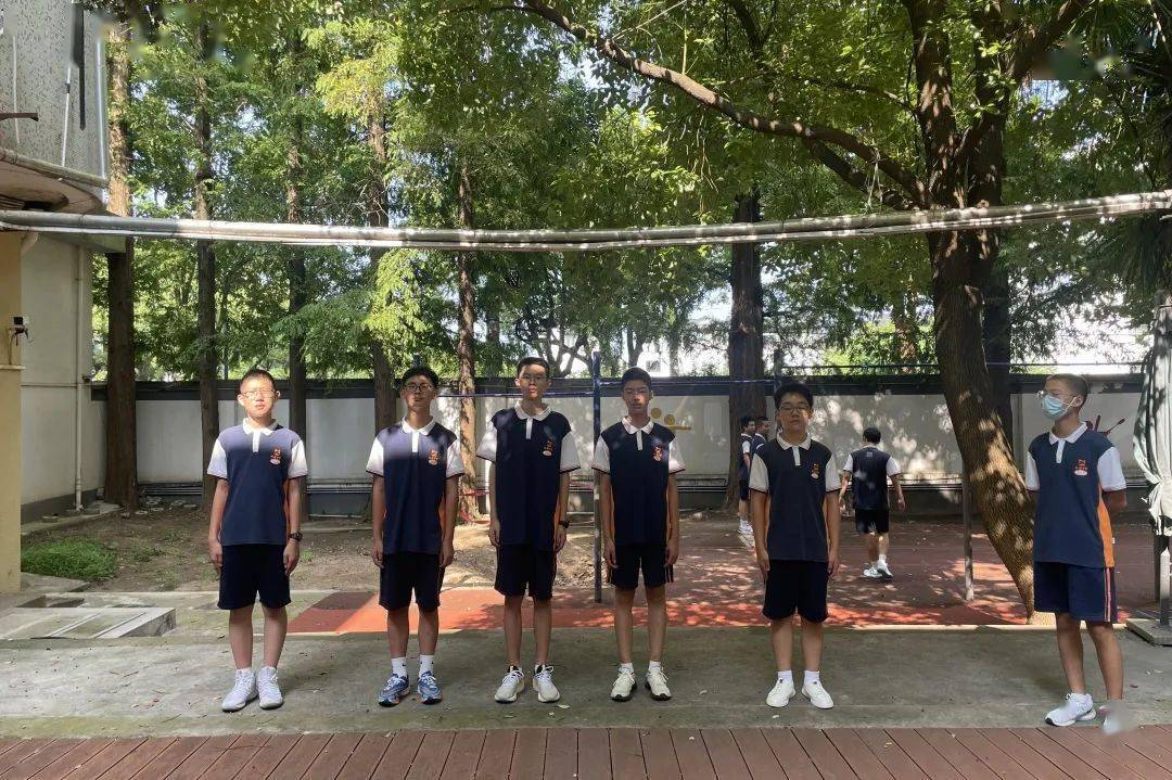 以使命 护国旗·元培面貌 青春力量 ——记元培中学教育集团2022级