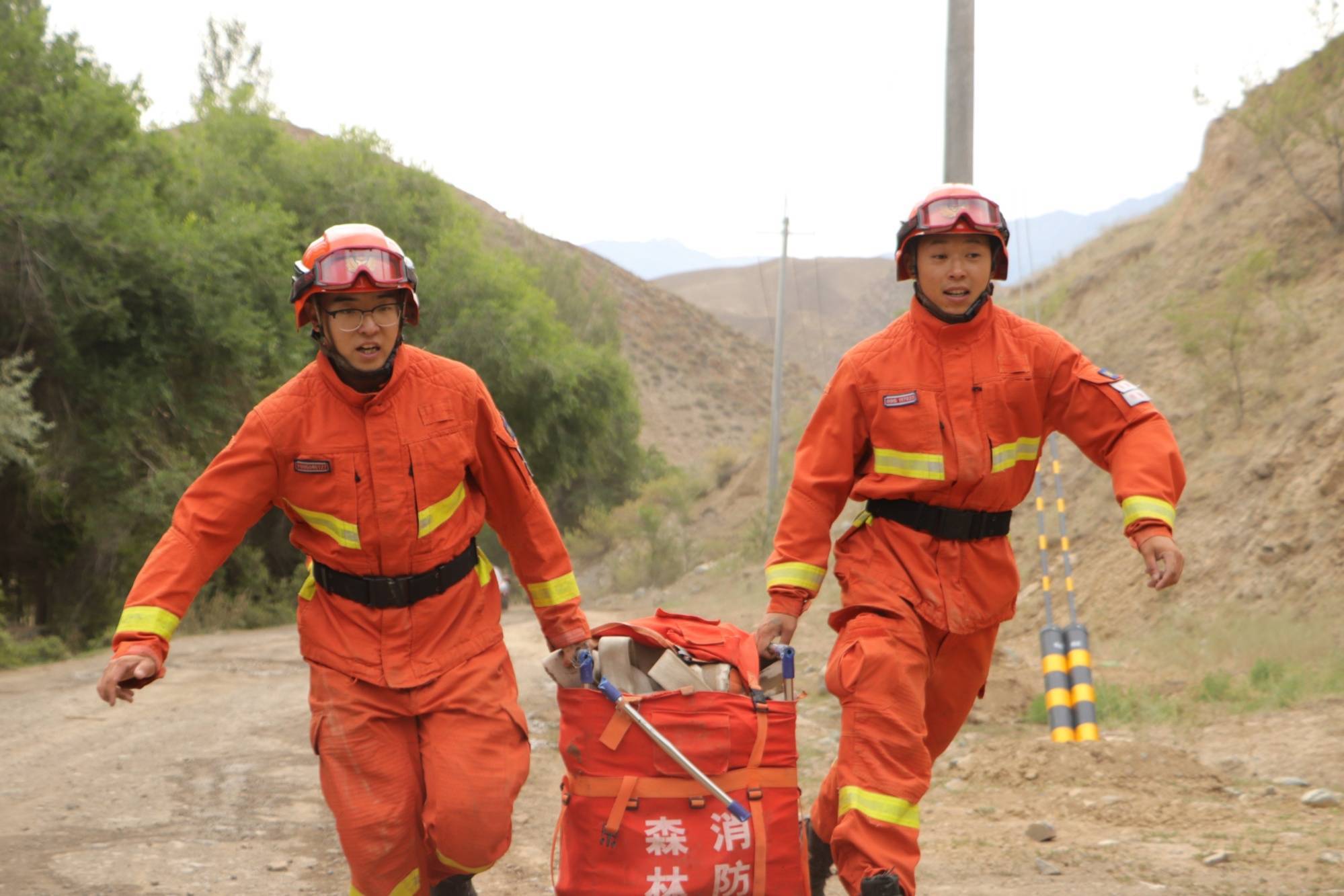 野外林地励精兵 水泵训练显成效_森林_陈文杰_应急