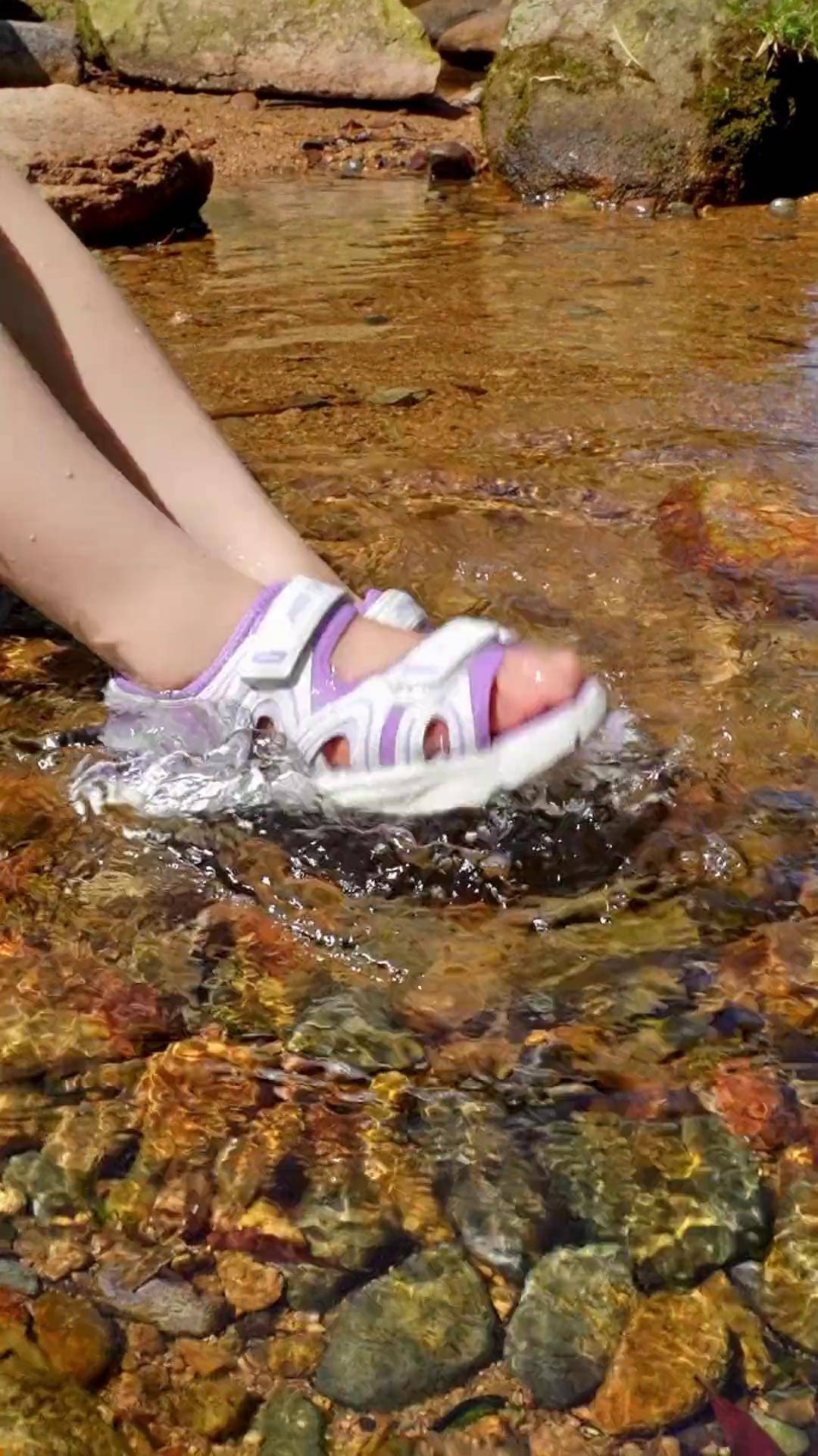 马上暑假了孩子的儿童可踩水运动凉鞋你准备了吗夏季凉鞋夏季新款女童