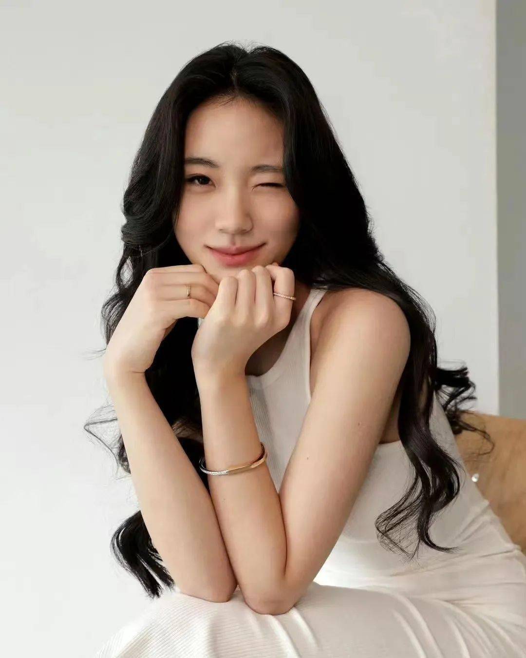 杨幂天价片酬?宋茜眼睛被扎伤?小s讨厌二女儿?吴磊飞升电影咖?