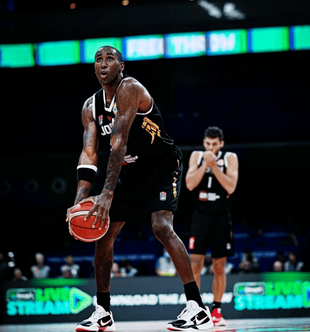 霍利斯·杰弗森_比赛_赛场