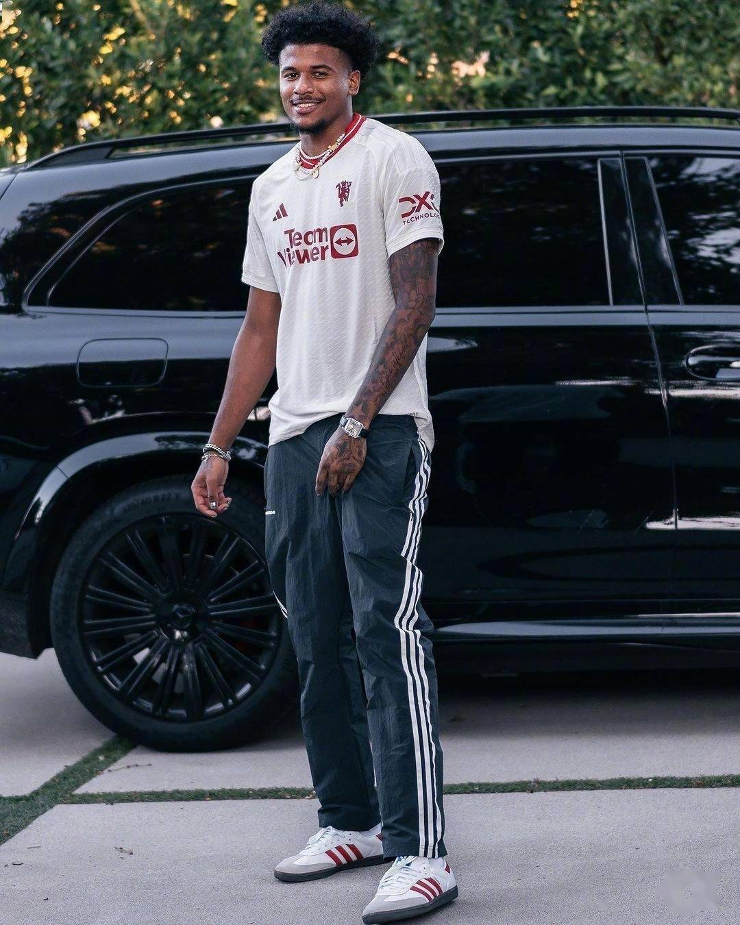 杰伦-格林红魔球衣穿搭出街